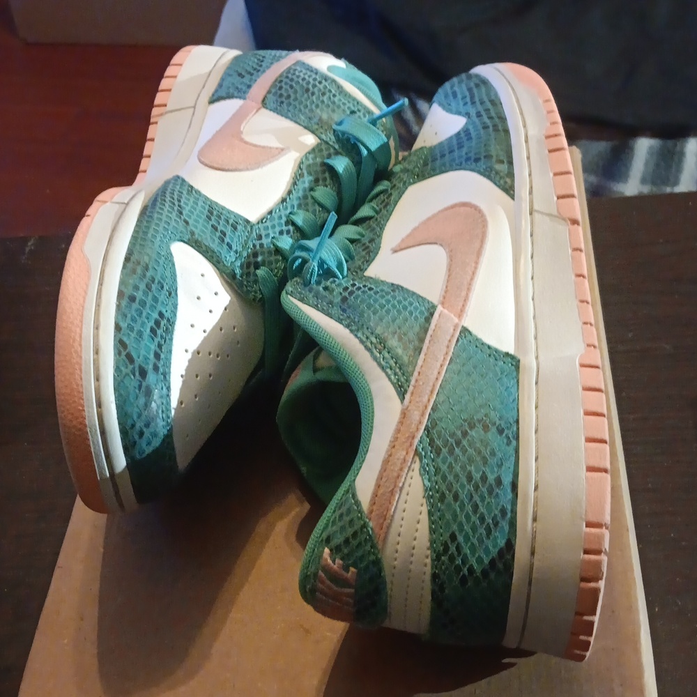 Nike Dunk Low ME Snakeskin Washed Teal Bleached Coral Men's SZ 11 EUC - Picture 8 of 9